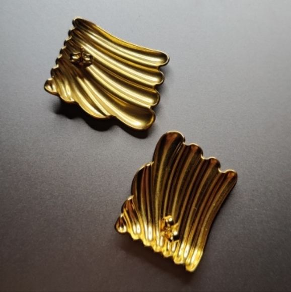 Nwt Waterproof Hypoallergenic Chunky Earings - Picture 5 of 6